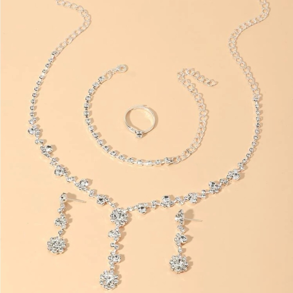 SHEIN Jewelry set - Picture 3 of 3